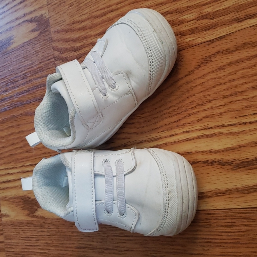 STRIDE RITE 360 Taye 2.0 sneaker, size 5